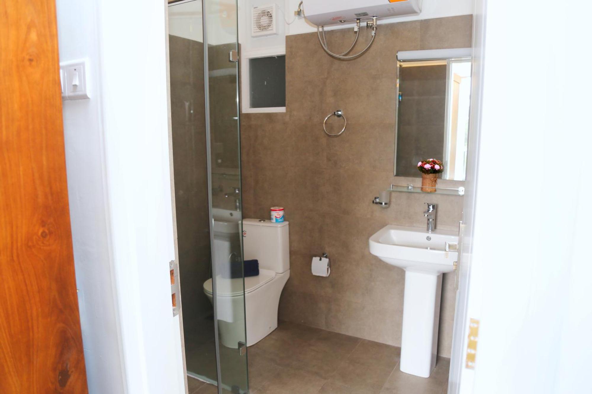 Ajymth Luxury - Lakeview Residencies - F24 *