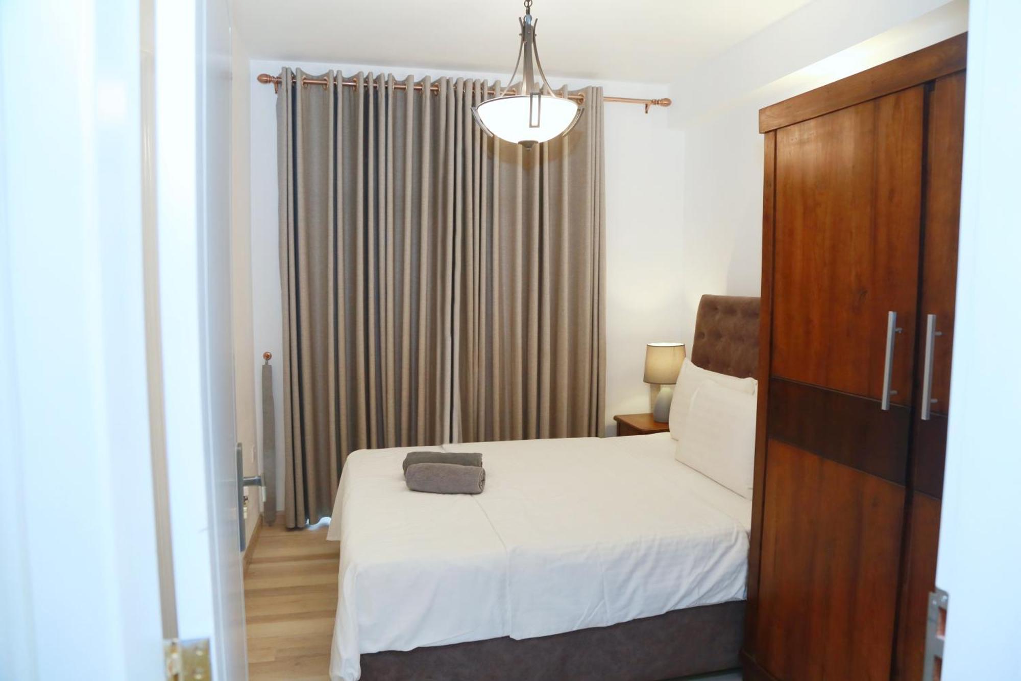 Ajymth Luxury - Lakeview Residencies - F24 Апартаменти *